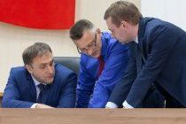 Александр Щерба: «Вследствие непродуманных действий специалистов ПРБ мы пришли к дефициту валюты, реанимации теневого валютного рынка, двойному курсу – официальному и реальному, который выше первого ¬– инфляции и росту цен. В общем, создали коллапс на валютном рынке и в экономике. ПРБ и впредь намерен зарабатывать или все же сконцентрируется на реализации своего главного предназначения – проведения ответственной денежно-кредитной политики?» 15.06.2016.