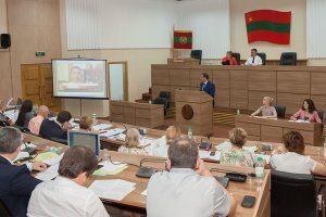 Деньги есть, но не про вашу честь. 
Так в прошлом году решили высшие должностные лица, урезав пенсии и зарплаты на 30%. Депутаты расценили эти действия, как незаконные. 22.06.2016